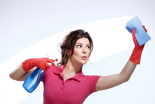 Desk and floor cleaning in a Kennington office